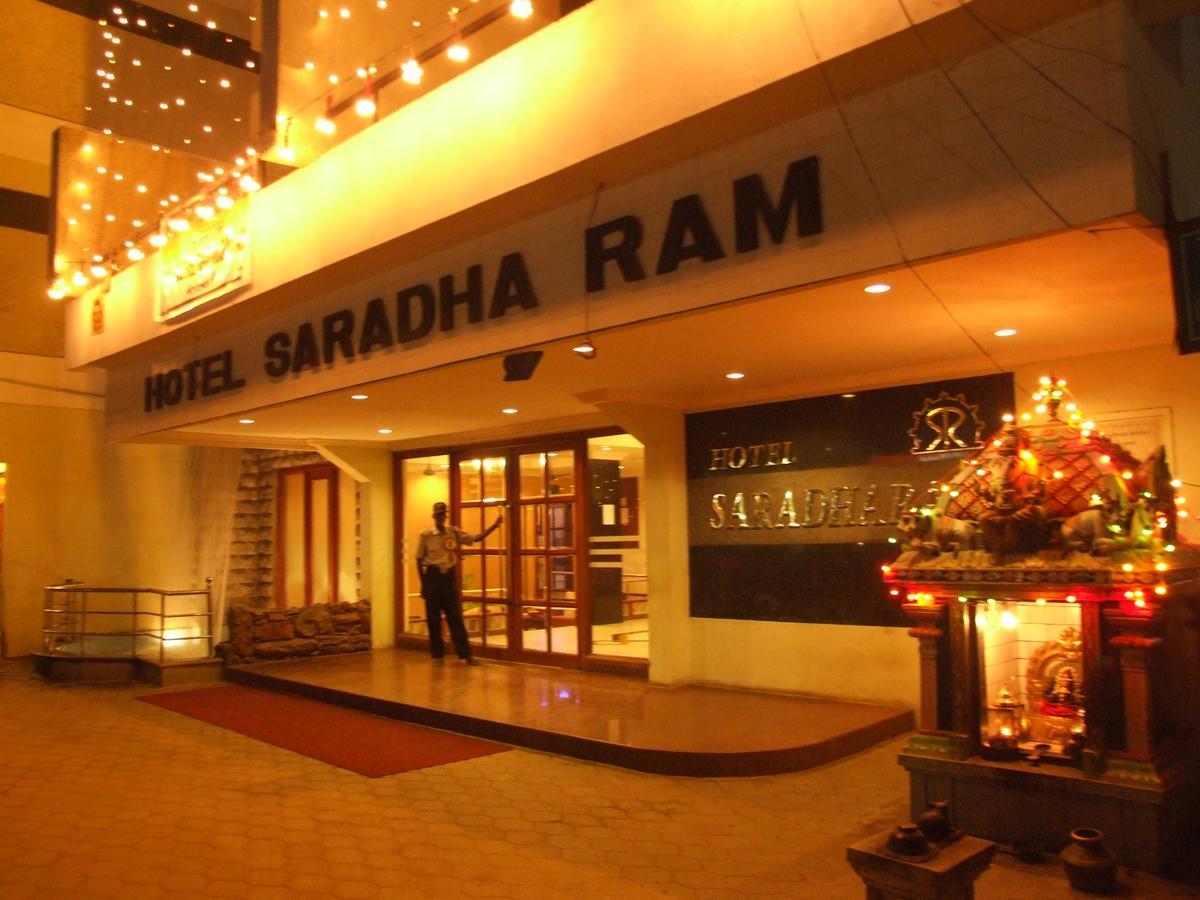 Hotel Saradharam 치담바람 외부 사진